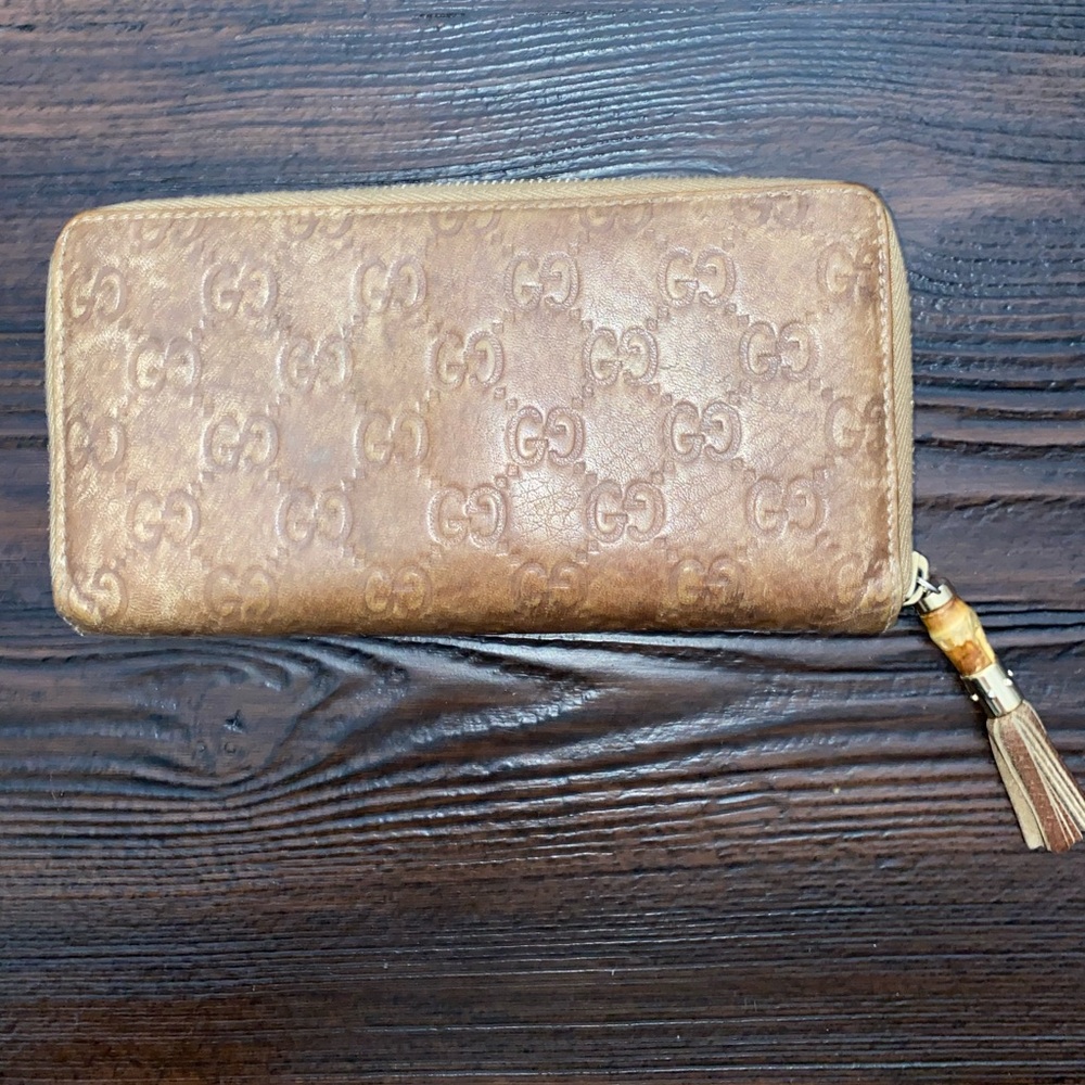 Gucci GG Leather Zippy Wallet